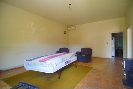 Casa à venda com 380m², 5 quartos e 5 vagasSala