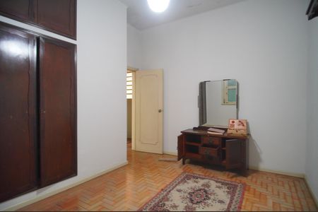 Casa à venda com 380m², 5 quartos e 5 vagasQuarto 4