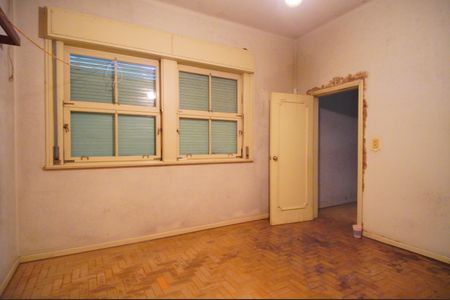 Casa à venda com 380m², 5 quartos e 5 vagasQuarto 4