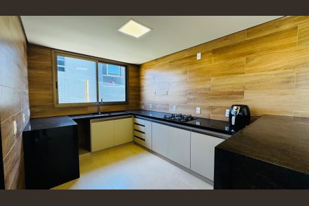 Casa de condomínio para alugar com 1000m², 4 quartos e 6 vagasCozinha