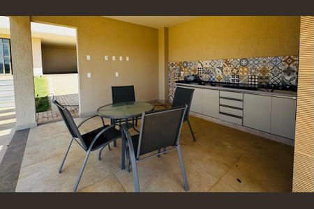 Casa de condomínio para alugar com 1000m², 4 quartos e 6 vagasVaranda