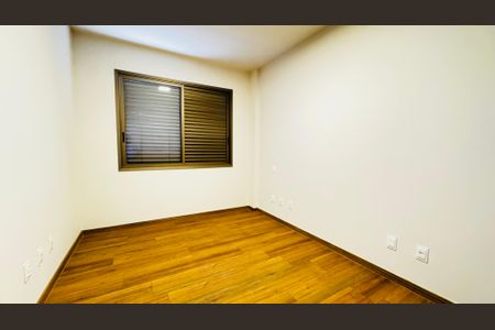 Casa de condomínio para alugar com 1000m², 4 quartos e 6 vagasQuarto 3