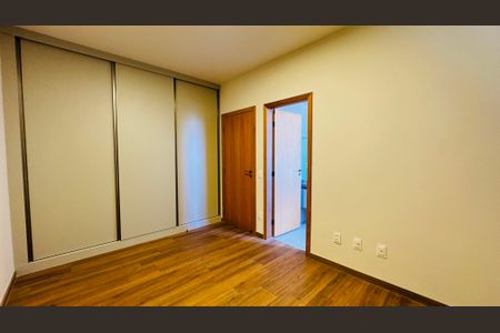 Casa de condomínio para alugar com 1000m², 4 quartos e 6 vagasQuarto 3