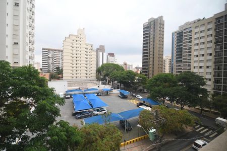 Quarto - Vista de apartamento para alugar com 1 quarto, 50m² em Cambuí, Campinas