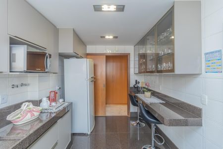 Apartamento à venda com 161m², 4 quartos e 4 vagas Apartamento à venda com 161m², 4 quartos e 4 vagasCozinha