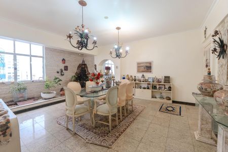 Apartamento à venda com 131m², 2 quartos e sem vagaSala