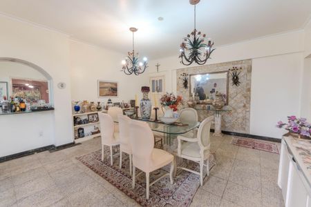 Apartamento à venda com 131m², 2 quartos e sem vagaSala