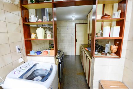 Apartamento à venda com 273m², 4 quartos e 1 vagaÁrea de Serviço