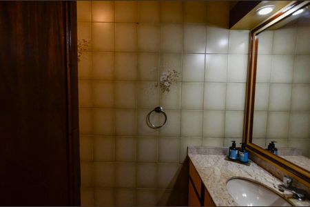 Apartamento à venda com 273m², 4 quartos e 1 vagaBanheiro 1