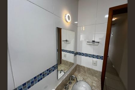 Casa à venda com 104m², 3 quartos e 2 vagasBanheiro