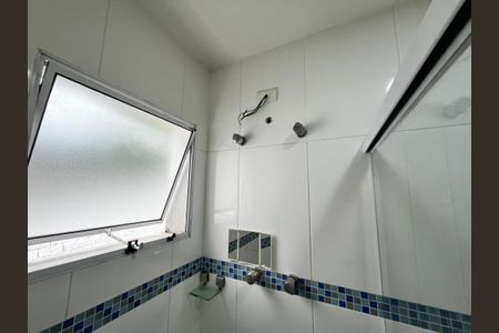 Casa à venda com 104m², 3 quartos e 2 vagasBanheiro