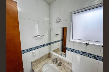 Casa à venda com 104m², 3 quartos e 2 vagasBanheiro da Suíte