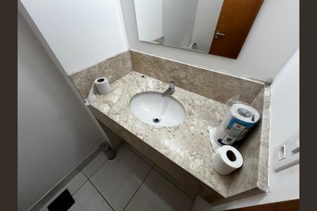 Casa à venda com 104m², 3 quartos e 2 vagasLavabo