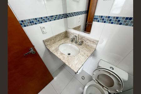 Casa à venda com 104m², 3 quartos e 2 vagasBanheiro da Suíte