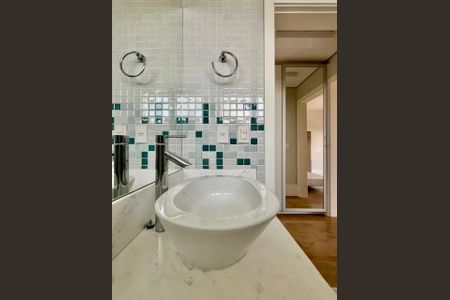 Casa de condomínio à venda com 435m², 5 quartos e 6 vagasBanheiro da Suíte 3