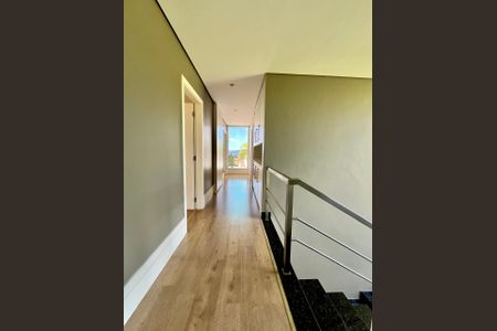 Casa de condomínio à venda com 435m², 5 quartos e 6 vagasCorredor