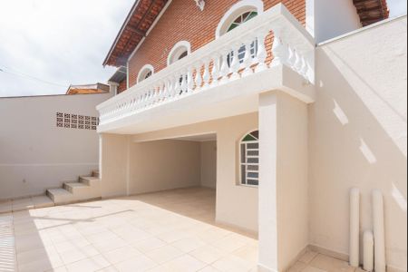 Casa à venda com 122m², 3 quartos e 2 vagas Casa à venda com 122m², 3 quartos e 2 vagasGaragem