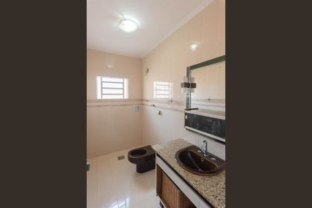 Casa à venda com 122m², 3 quartos e 2 vagas Casa à venda com 122m², 3 quartos e 2 vagasBanheiro