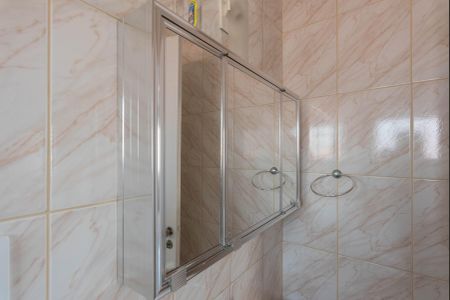 Casa à venda com 122m², 3 quartos e 2 vagas Casa à venda com 122m², 3 quartos e 2 vagasBanheiro da Suíte