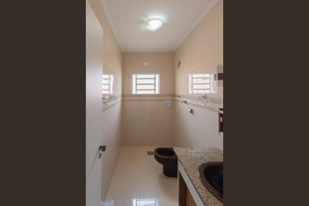 Casa à venda com 122m², 3 quartos e 2 vagas Casa à venda com 122m², 3 quartos e 2 vagasBanheiro