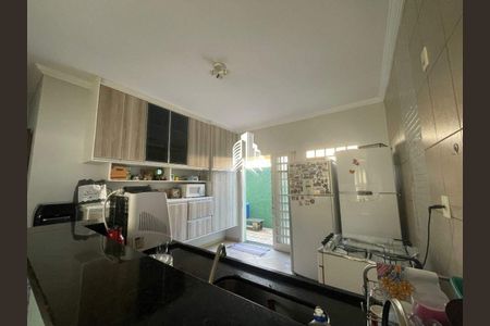 Casa à venda com 180m², 4 quartos e 4 vagas