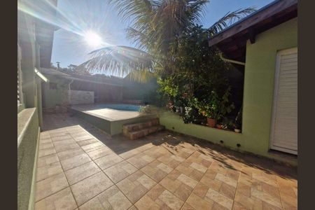 Casa à venda com 180m², 4 quartos e 4 vagas