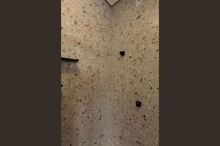 Banheiro de kitnet/studio para alugar com 1 quarto, 28m² em Vila Carvalho, Sorocaba