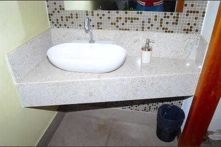 Casa à venda com 510m², 6 quartos e 6 vagasBanheiro 1