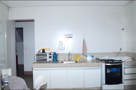 Casa à venda com 510m², 6 quartos e 6 vagasCozinha