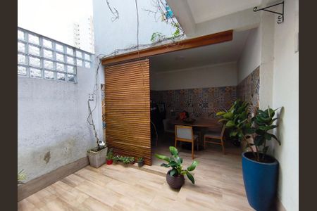 Casa à venda com 114m², 2 quartos e 1 vagaQuintal