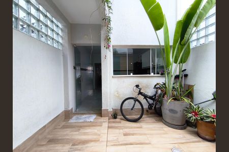 Casa à venda com 114m², 2 quartos e 1 vagaQuintal
