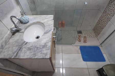 Casa à venda com 115m², 6 quartos e 2 vagasBanheiro Casa 1