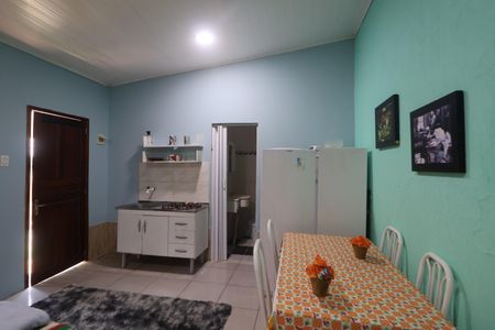 Casa à venda com 115m², 6 quartos e 2 vagasKitnet Casa 3