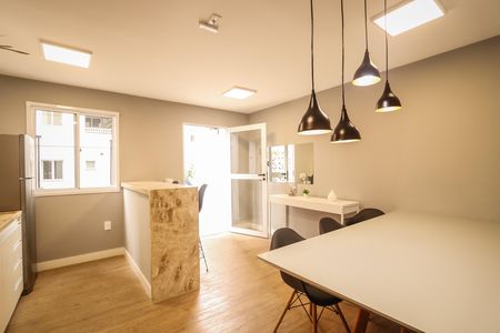 Studio para alugar com 17m², 1 quarto e sem vaga Studio para alugar com 17m², 1 quarto e sem vagaÁrea comum - Salão de festas