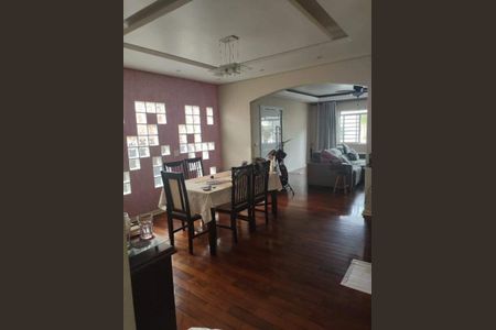 Casa à venda com 3 quartos, 260m² em Parque São Quirino, Campinas