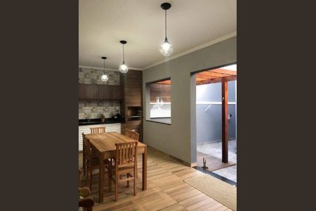 Casa à venda com 4 quartos, 255m² em Parque São Quirino, Campinas