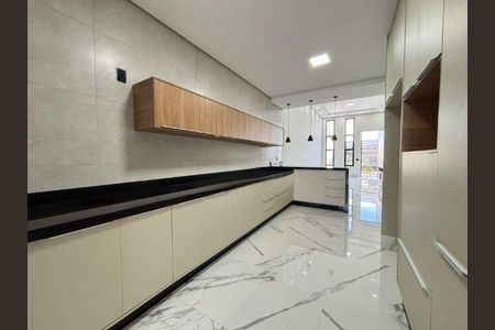 Casa à venda com 190m², 3 quartos e 2 vagas