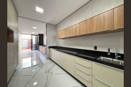 Casa à venda com 190m², 3 quartos e 2 vagas