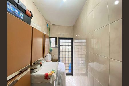 Casa à venda com 220m², 4 quartos e 1 vaga