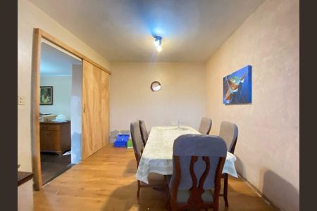 Casa à venda com 4 quartos, 220m² em Bosque, Campinas