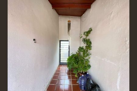 Casa à venda com 220m², 4 quartos e 1 vaga