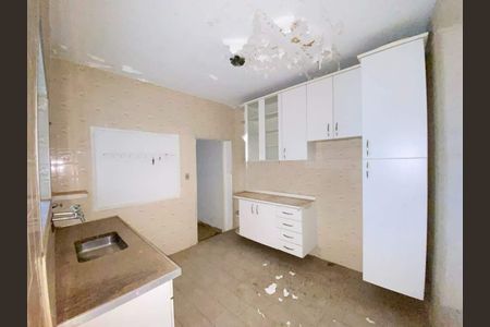 Casa à venda com 220m², 4 quartos e 1 vaga