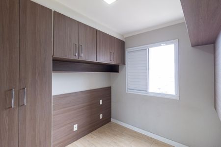 Quarto 2 de apartamento para alugar com 2 quartos, 52m² em Jardim Roberto, Osasco