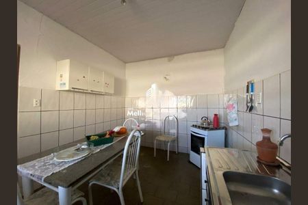 Casa à venda com 3 quartos, 150m² em Vila Marieta, Campinas