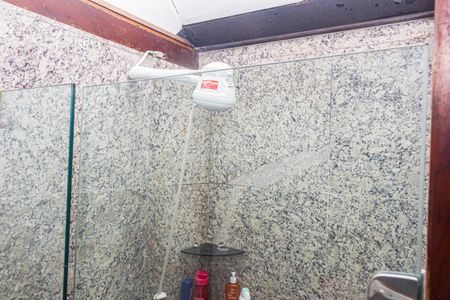 Casa à venda com 400m², 4 quartos e 3 vagasBanheiro da Suíte 2