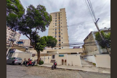 Apartamento à venda com 48m², 2 quartos e 1 vaga Apartamento à venda com 48m², 2 quartos e 1 vagaFachada e portaria
