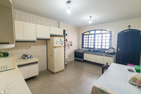 Casa à venda com 210m², 3 quartos e 2 vagasCozinha