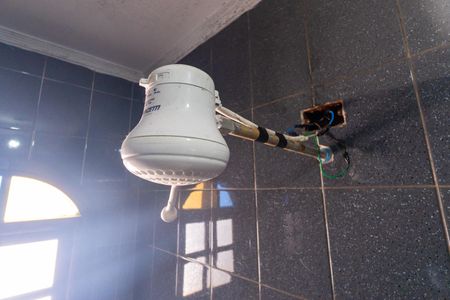 Casa à venda com 210m², 3 quartos e 2 vagasBanheiro da Suíte Detalhe