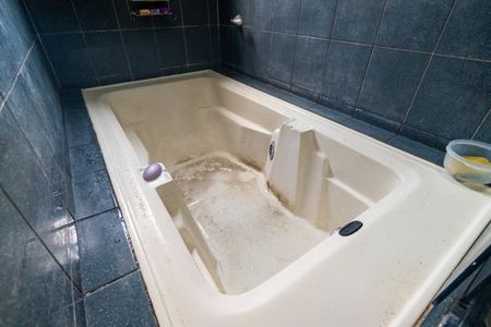 Casa à venda com 210m², 3 quartos e 2 vagasBanheiro da Suíte Detalhe