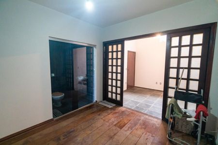 Casa à venda com 210m², 3 quartos e 2 vagasSuite